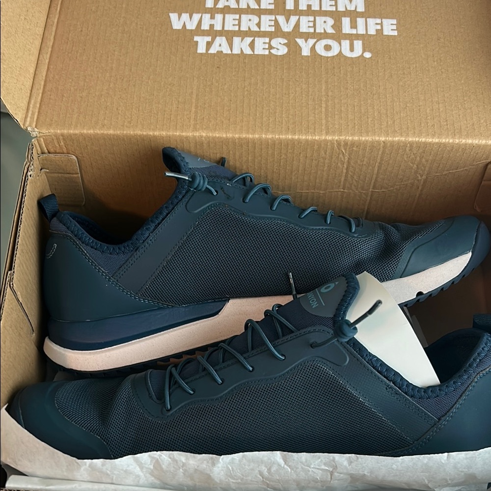 Men's Navy Sneakers